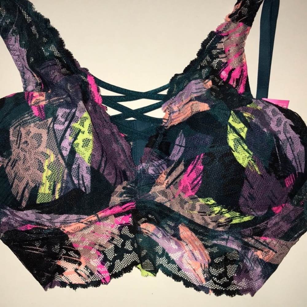 VS PINK Ultimate Racerback Push Up Bra